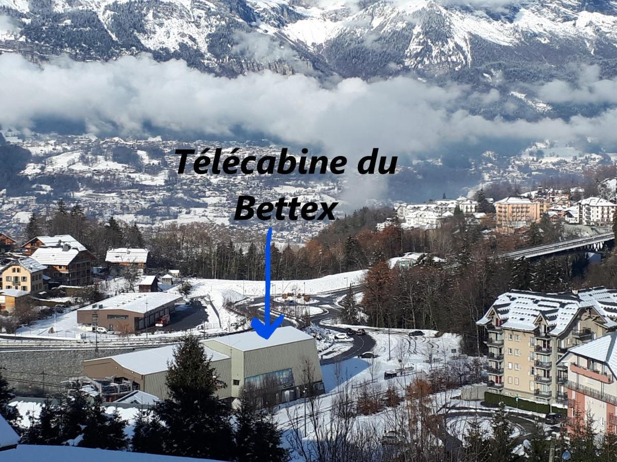 Apartment Vue Magnifique: Duplex Retreat With Garage And Wi-fi *